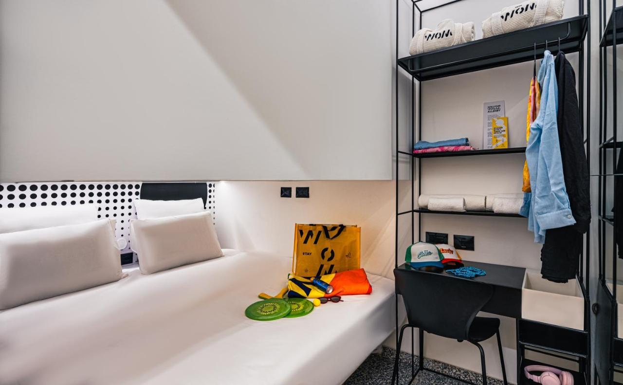 Wom Beach Pod Hotel - A Member Of Brown Hotels Tel Aviv Exterior foto