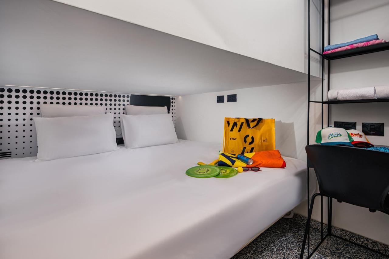 Wom Beach Pod Hotel - A Member Of Brown Hotels Tel Aviv Exterior foto